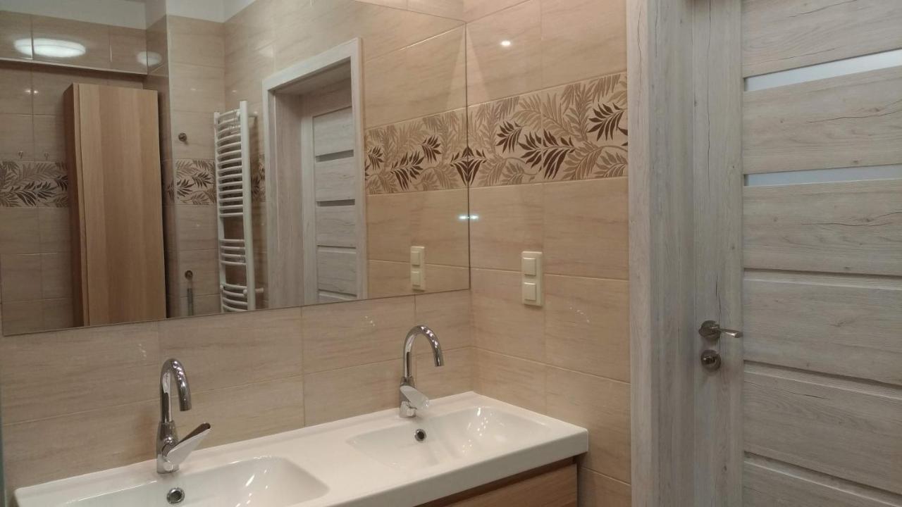 Dajax Apartament โปเบียโรโว ภายนอก รูปภาพ